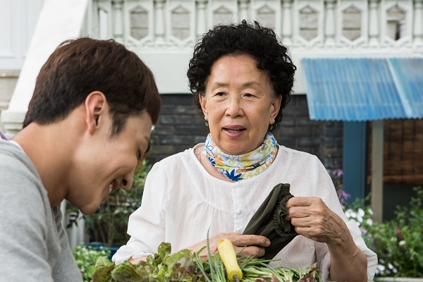  사진제공 롯데엔터테이먼트 